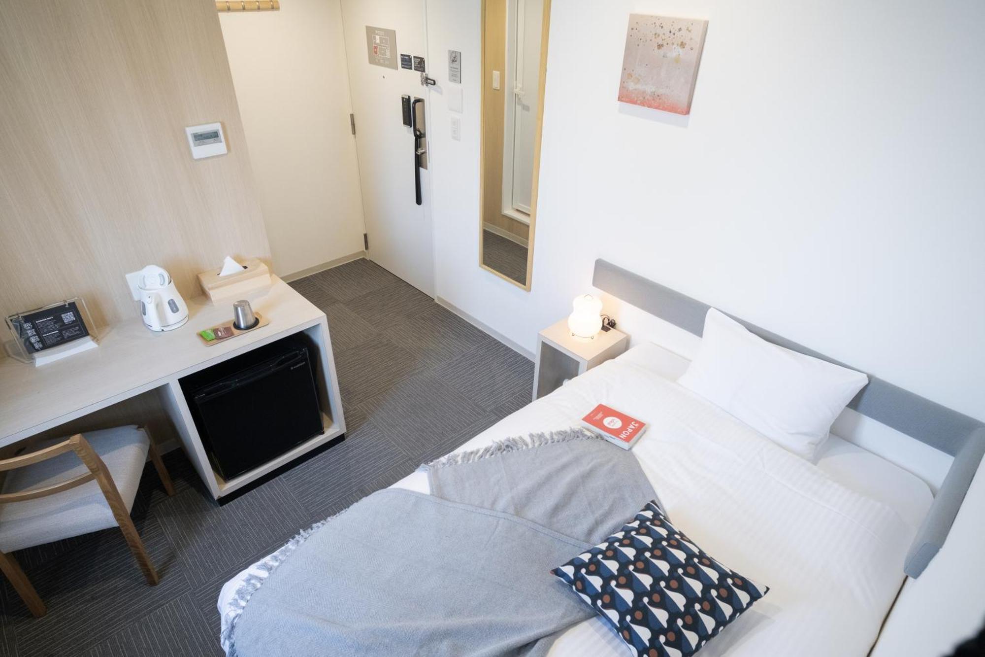 Wayfarer Matsu Hotel Osaka Bagian luar foto